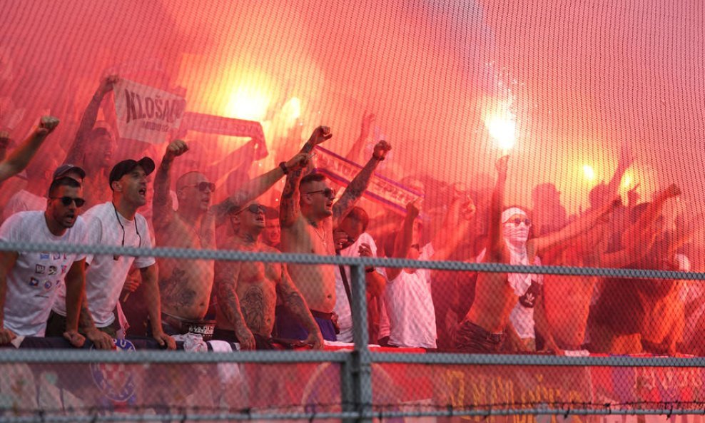 Torcida u Guimaraesu