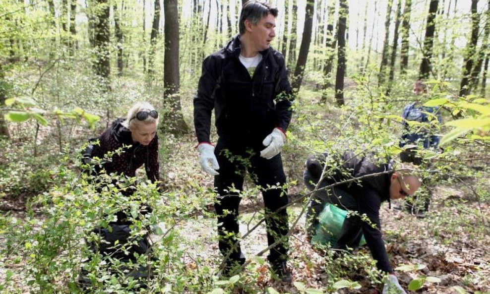 Zelena čistka Zoran Milanović u šumi