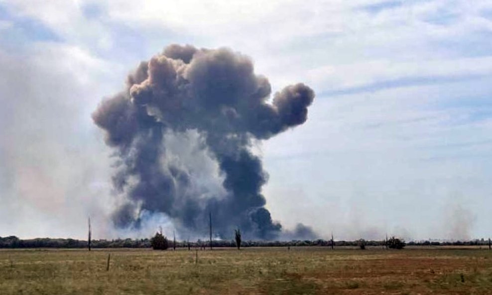 Eksplozija na aerodromu na Krimu 9. kolovoza 2022.