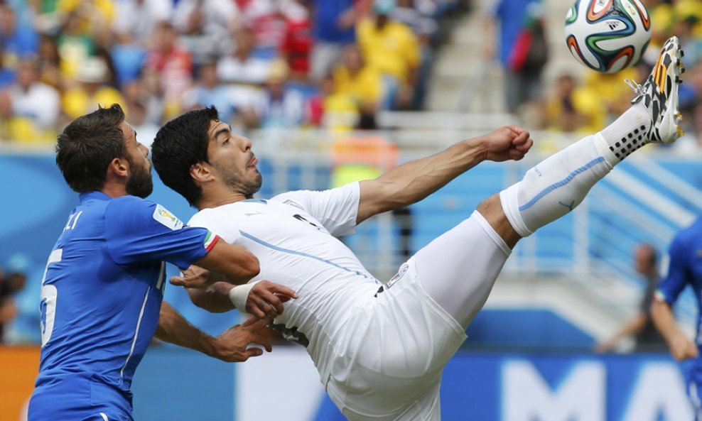 Luis Suarez, Andrea Barzagli