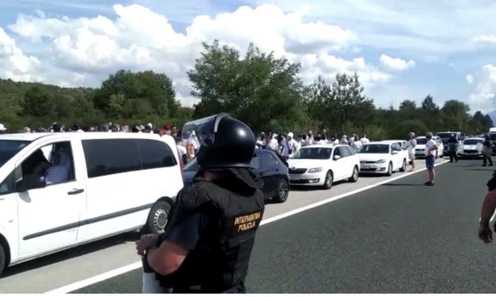 Policija na autocesti