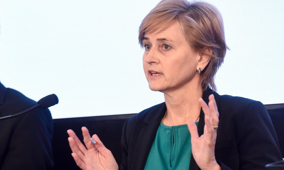 Sandra Švaljek