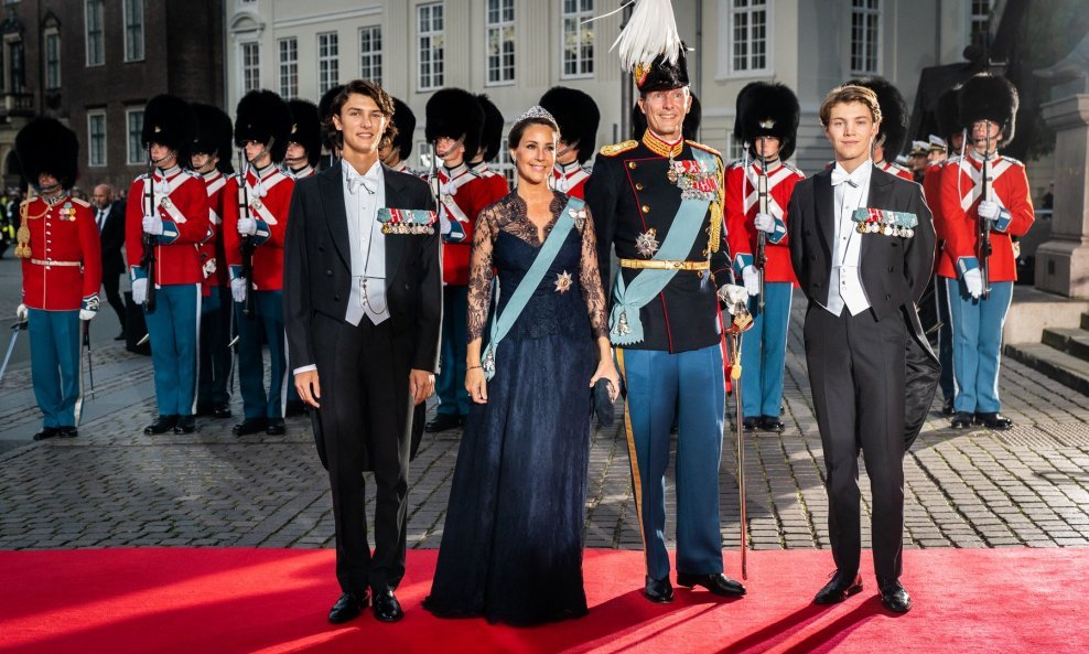 Danski princ Joachim sa suprugom, princezom Marie i sinovima, Nikolajem i Felixom