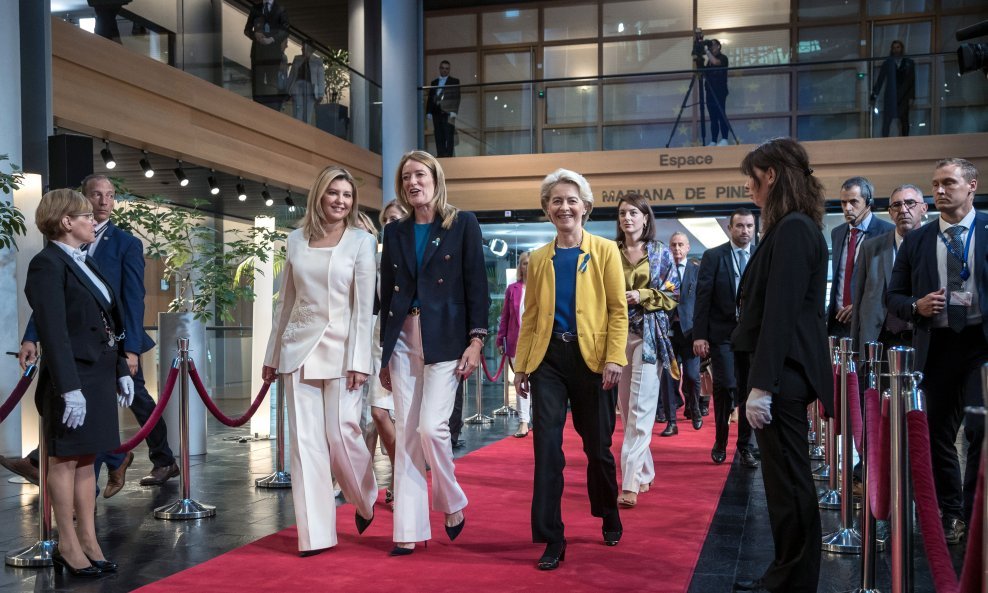 Ursula von der Leyen i Olena Zelenski u Strasbourgu