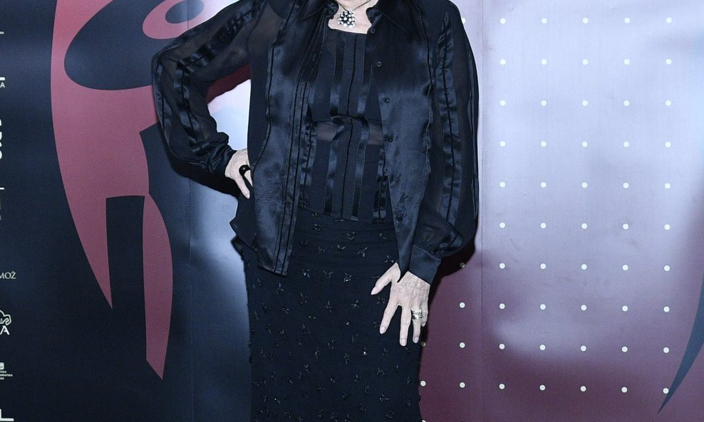 Tereza Kesovija