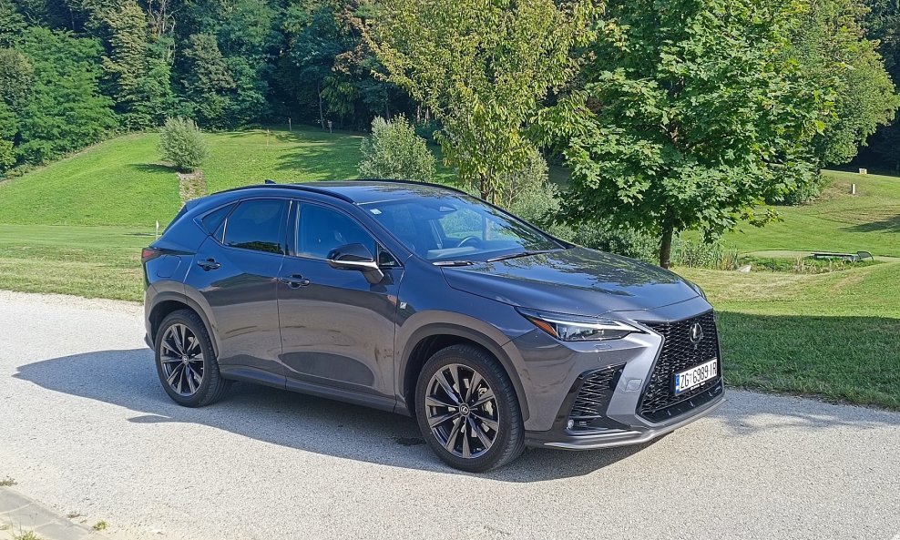 Lexus NX 450h+ F Sport AWD 5D E-CVT