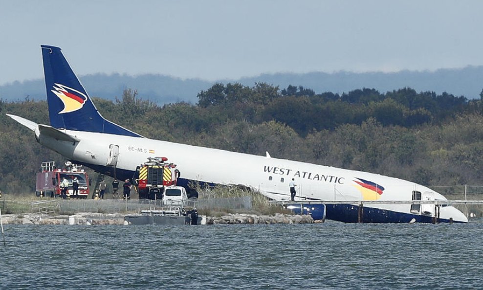 Boeing 737 West Atlantic