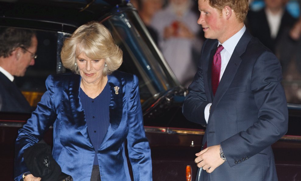 Princ Harry, Camilla