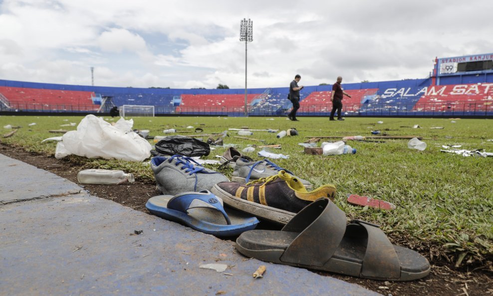 Stampedo na stadionu u Indoneziji