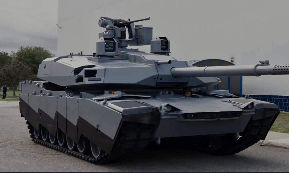 Novi tenk opremljen je topom od 120 milimetara i oružanom stanicom s topom kalibra 30 milimetara
