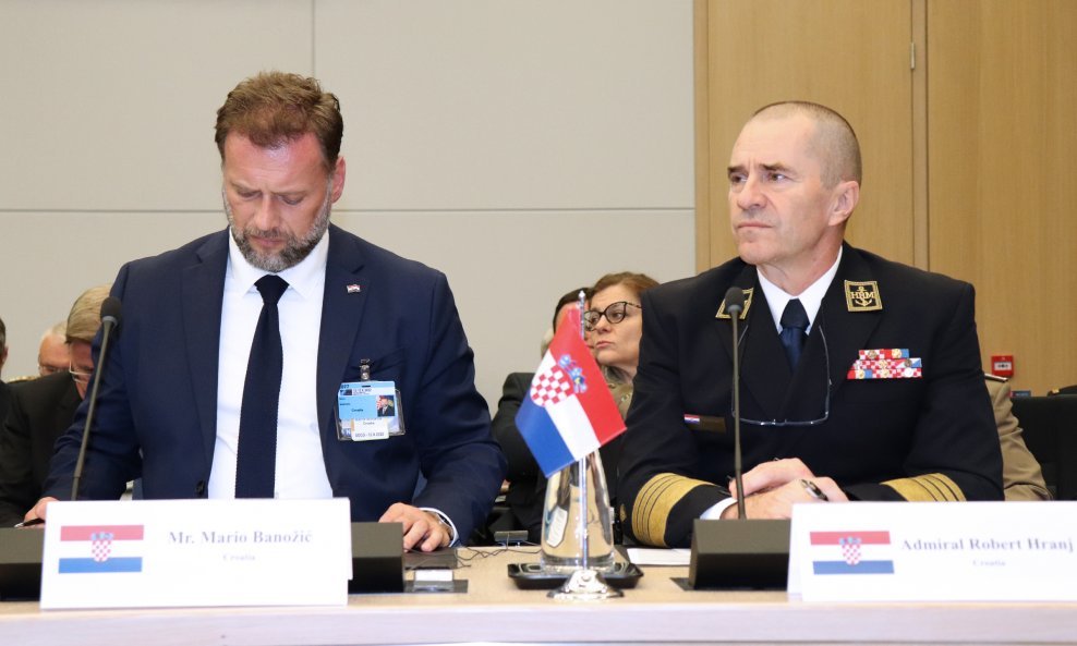 Mario Banožić i admiral Robert Hranj u Bruxellesu