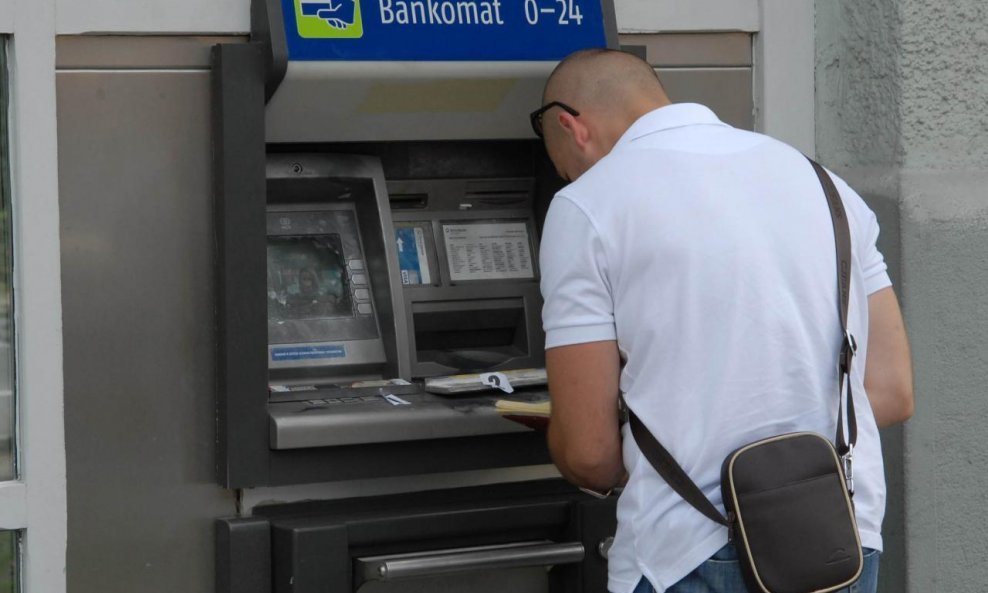 bankomat skimmer