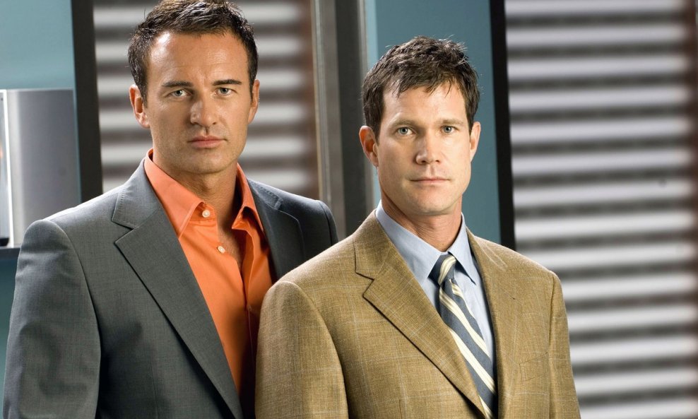 Julian McMahon i Dylan Walsh