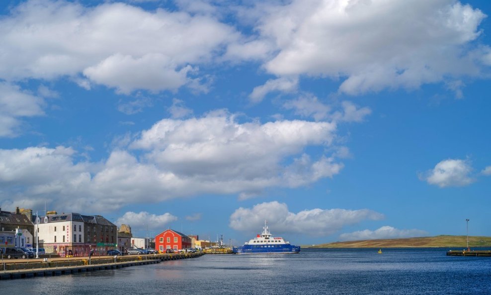 Luka u mjestu Lerwick na Shetlandskom otočju