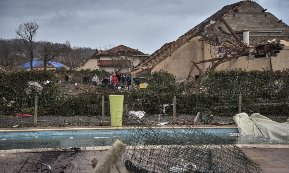 Tornado u jugozapadnoj Francuskoj 2019.