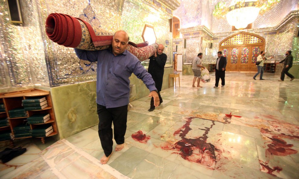 Napad na svetište u Iranu