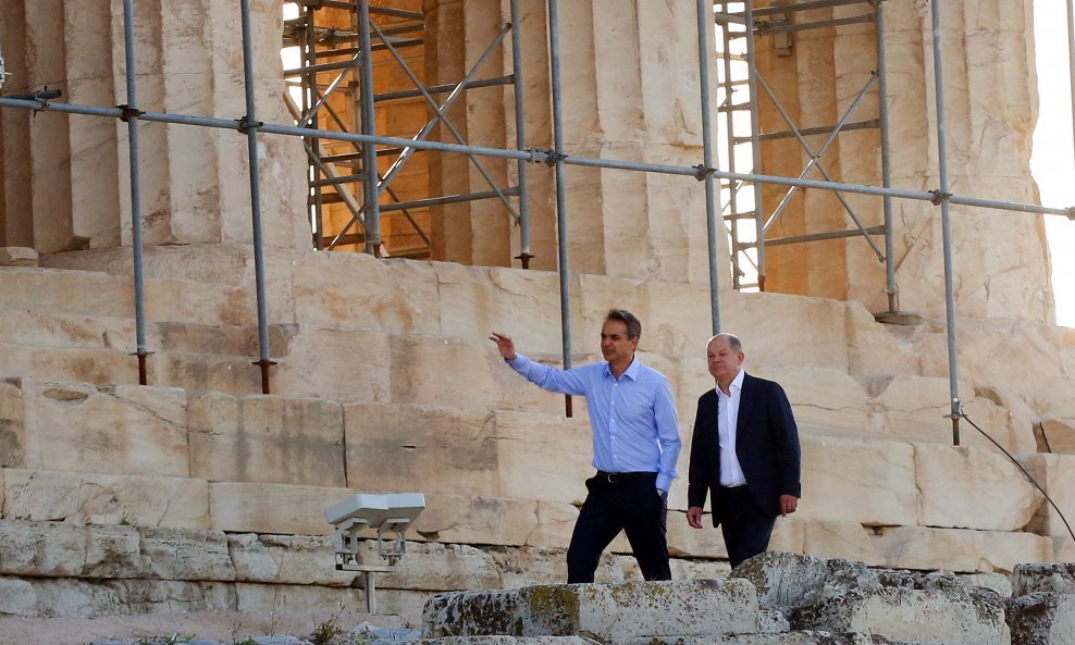 Grčki premijer Kyriakos Mitsotakis i njemački kancelar Olaf Scholz u Ateni