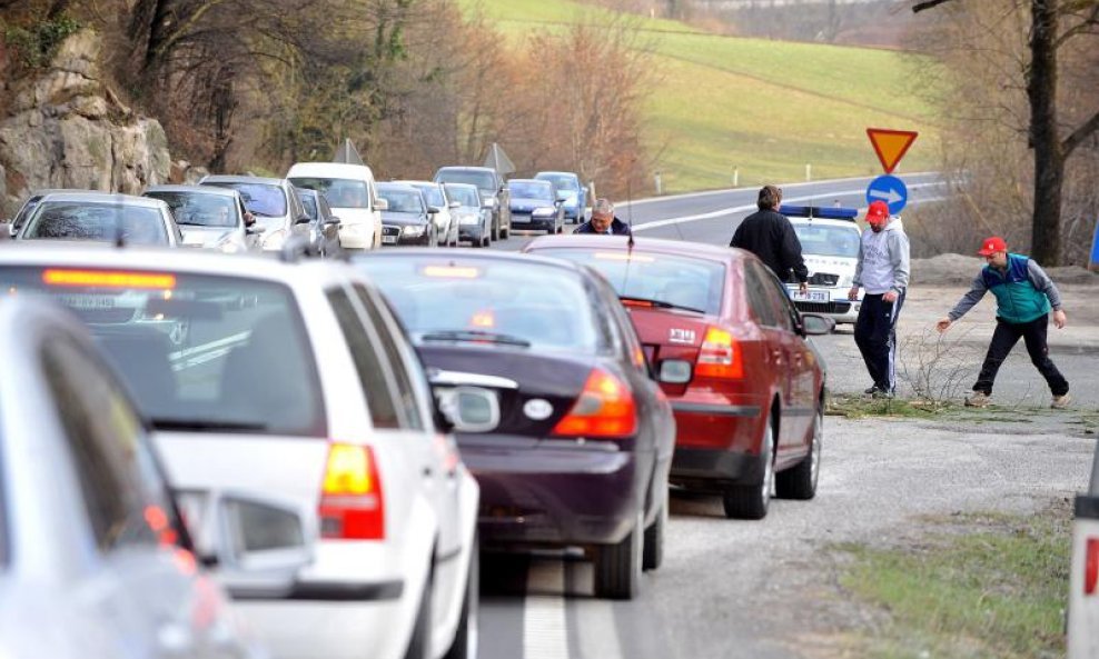 Vožnja kolona razmak