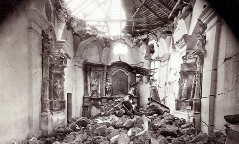 Unutrašnjost crkve u Kašini nakon potresa