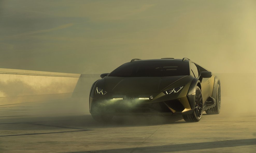 Lamborghini Huracán Sterrato prije službene svjetske premijere 30. studenog