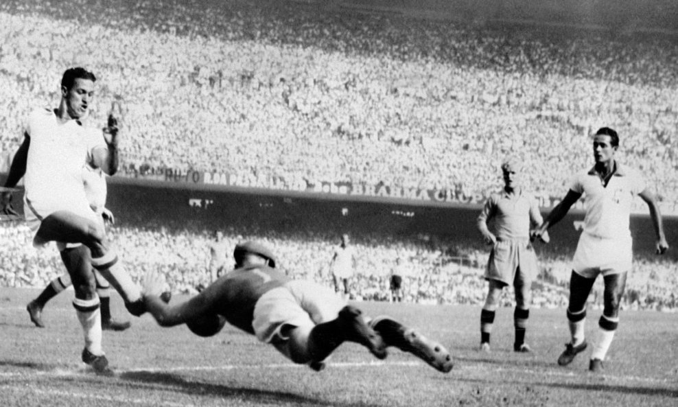 Detalj s utakmice iz 1950. Brazil i Urugvaj