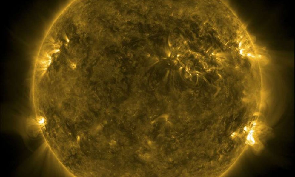 Sunce slikano satelitom Solar Dynamics Observatory
