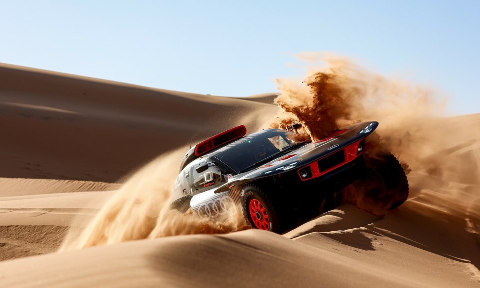 Audi RS Q e-tron za reli Dakar 2023. štedi više od 60 posto CO2