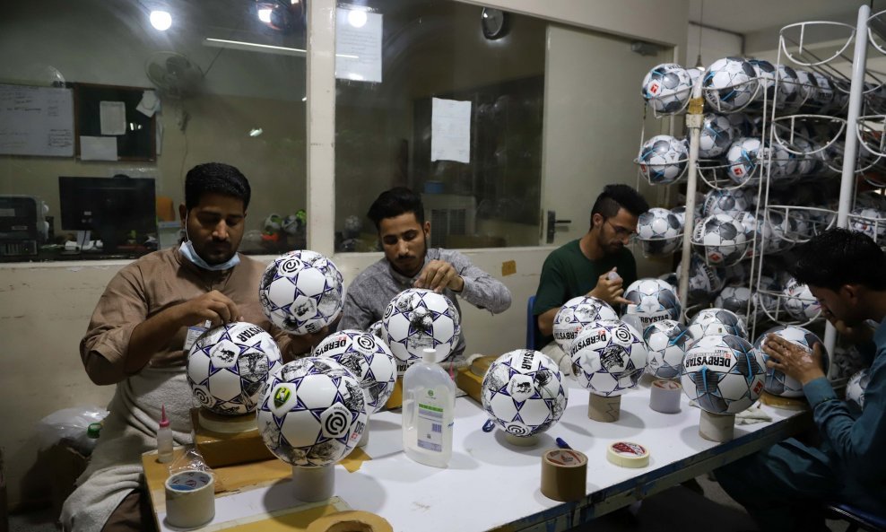 Proizvodnja lopti u Sialkotu