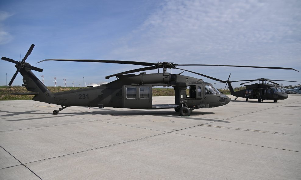 Prva dva helikoptera Black Hawk na aerodromu Pleso