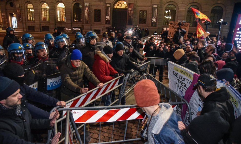Prosvjed protiv ruske opere u La Scali
