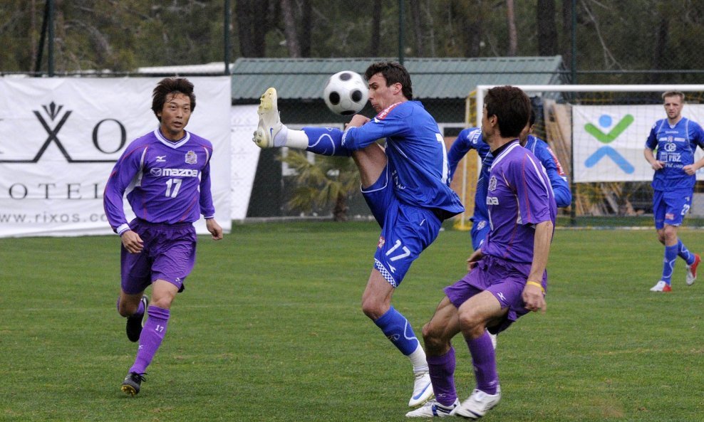 Mario Mandžukić, dinamo-hiroshima