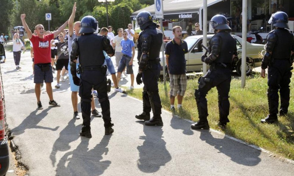 Policija spriječila sukob navijača
