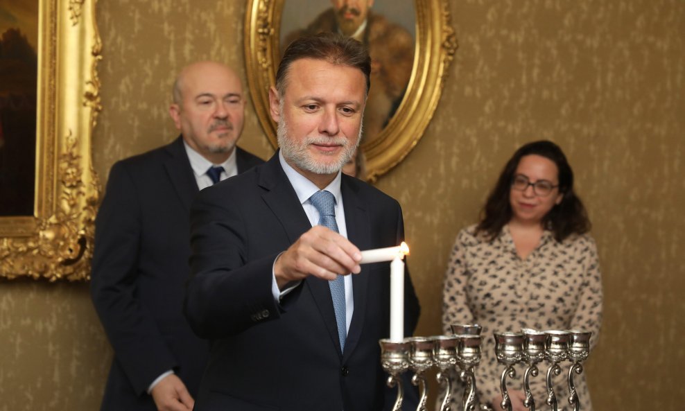Paljenje prve svijeće povodom židovskog blagdana Hanuke u Hrvatskom saboru