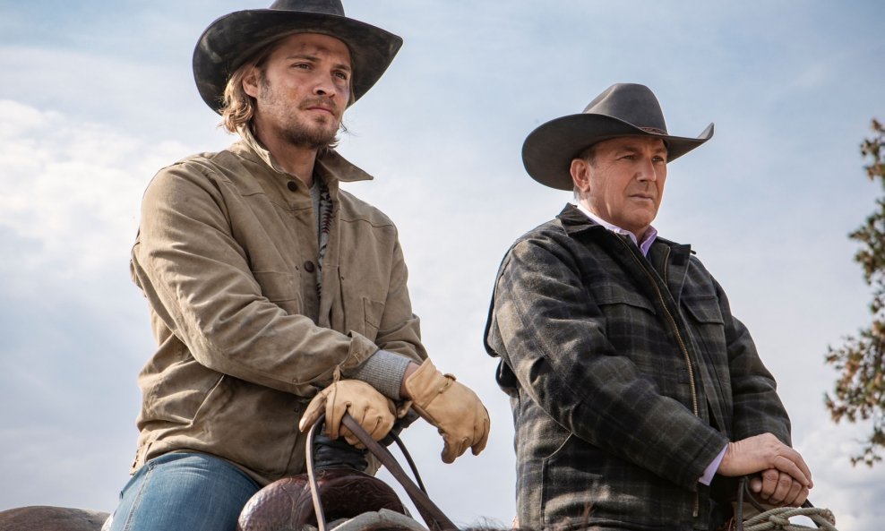 Kevin Costner i Luke Grimes glume oca i sina u seriji 'Yellowstone'