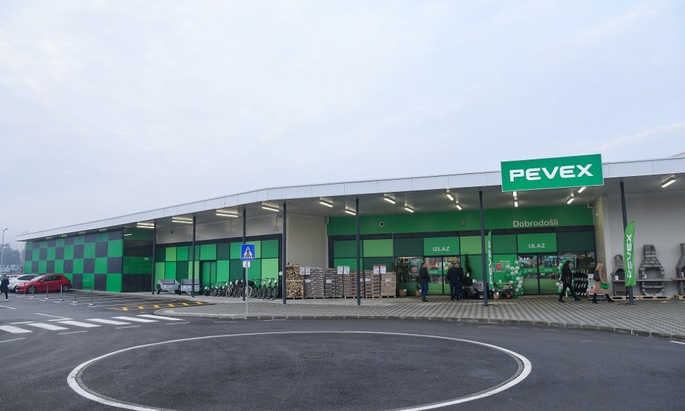 Pevex