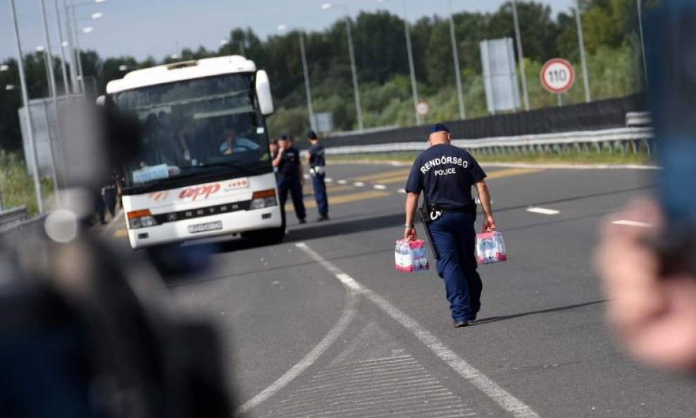 autobus, izbjeglice