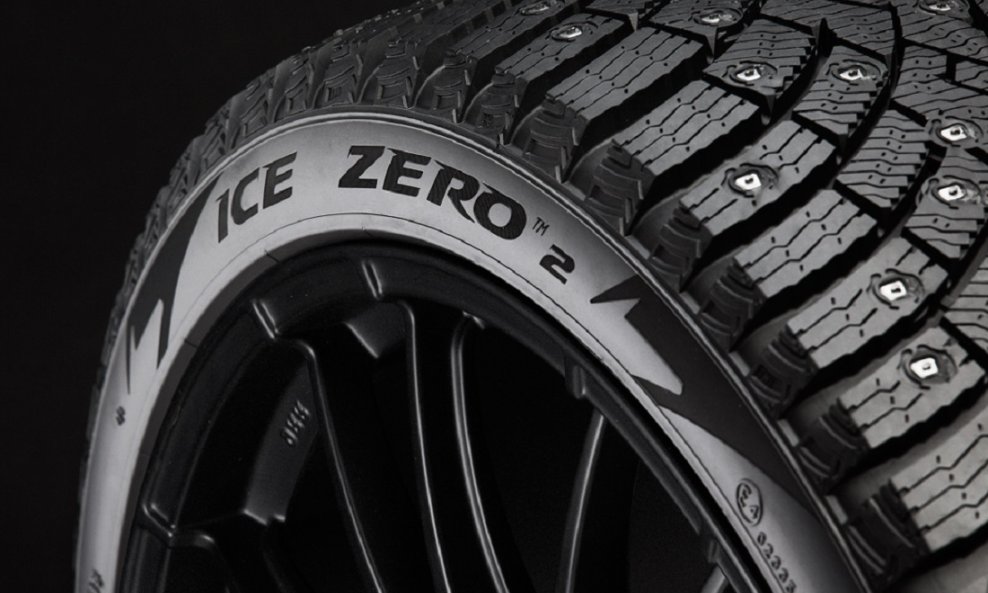 Pirelli Ice Zero 2 s 'čavlima'