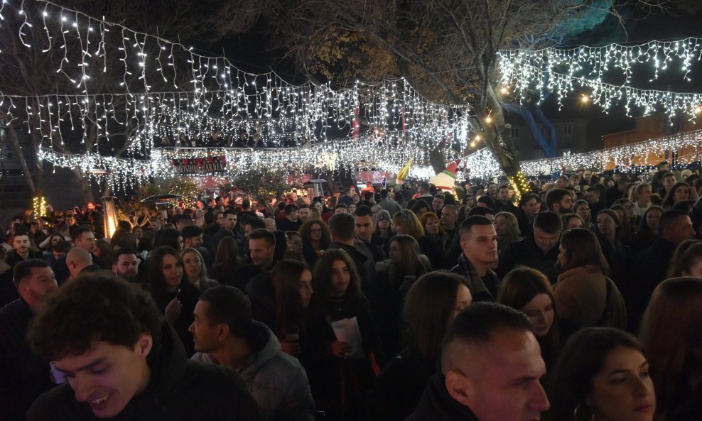 Doček na trgovima