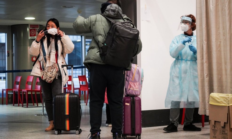 Testiranje putnika iz Kine u zračnoj luci u Milanu