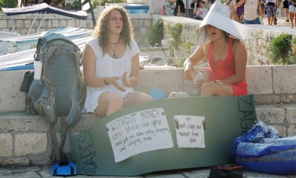 snalažljive mlade turistice