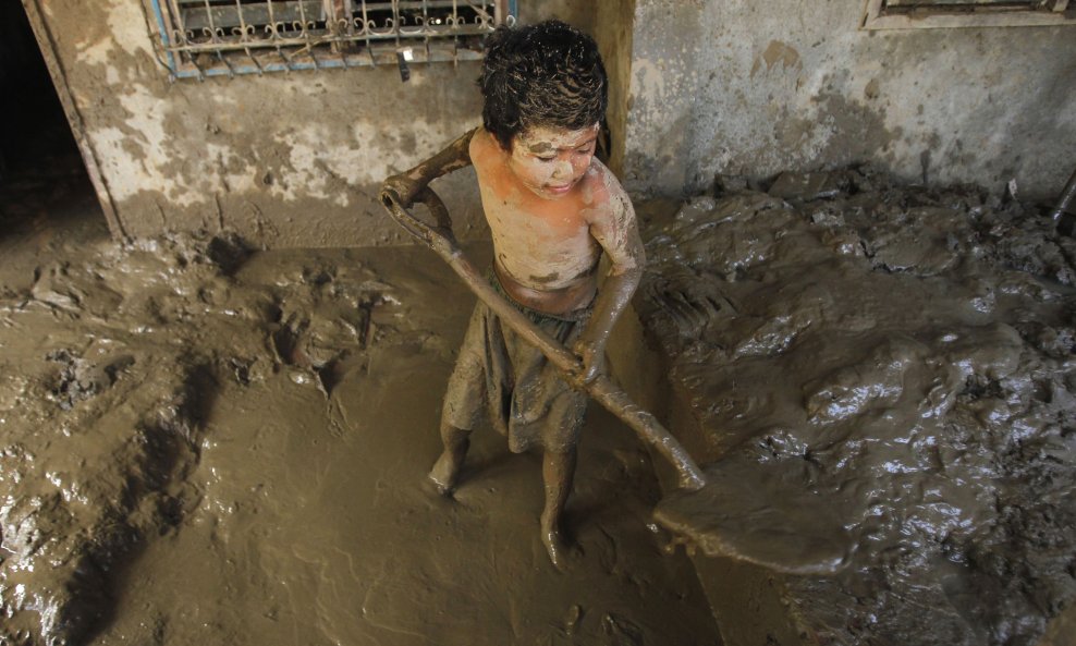 Filipini oluja blato