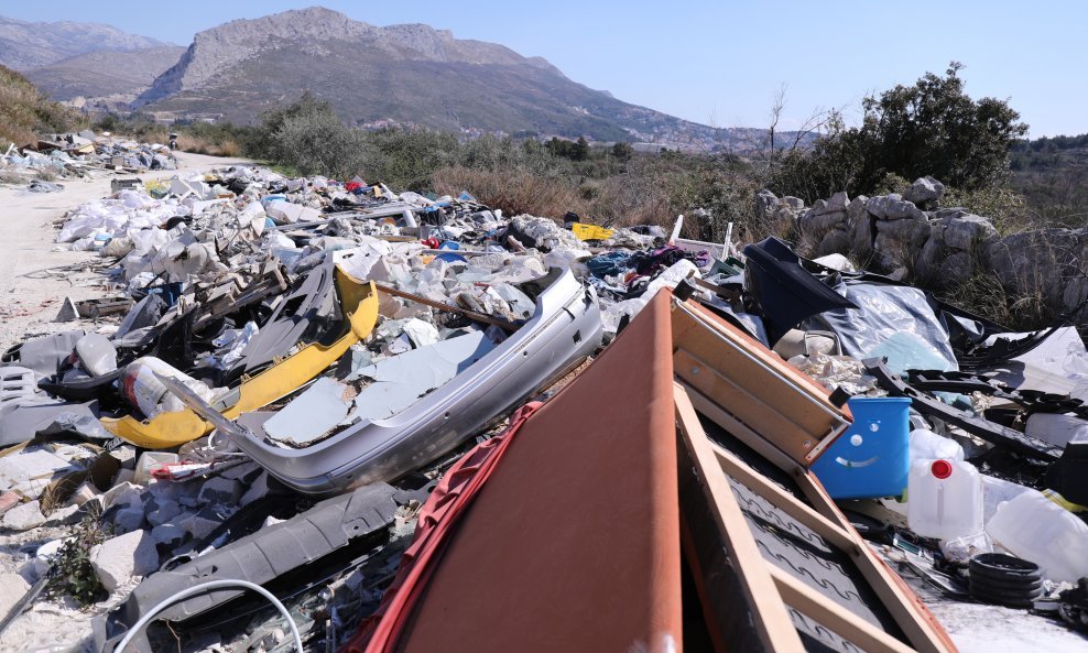 Okolica splitskog odlagališta otpada Karepovca
