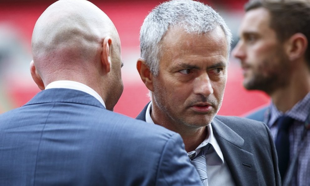 Jose Mourinho i Gianni Infantino