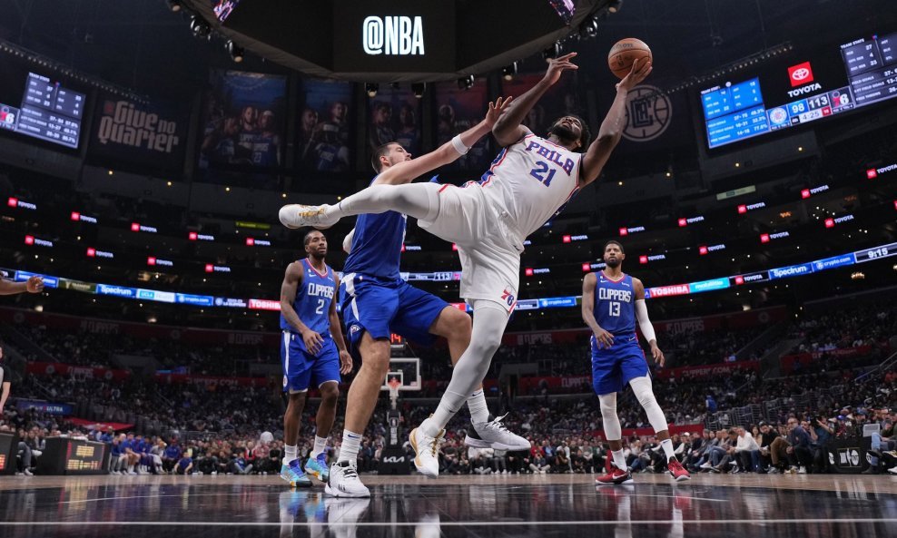 Joel Embiid i Ivica Zubac