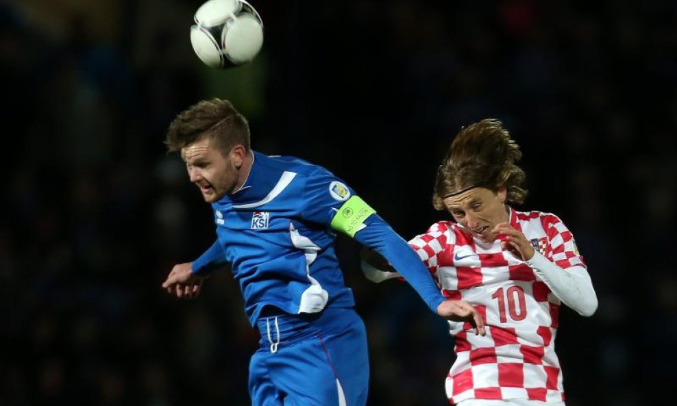 Aron Einar Gunnarsson i Luka Modrić