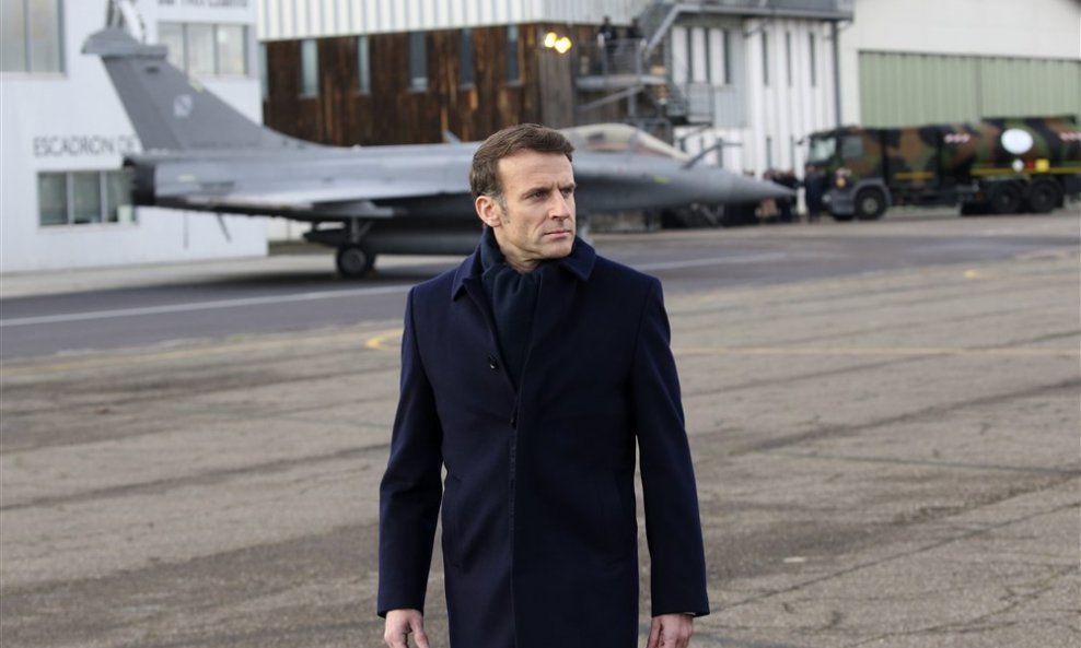 Emmanuel Macron  u zračnoj bazi Mont-de-Marsan na jugozapadu Francuske