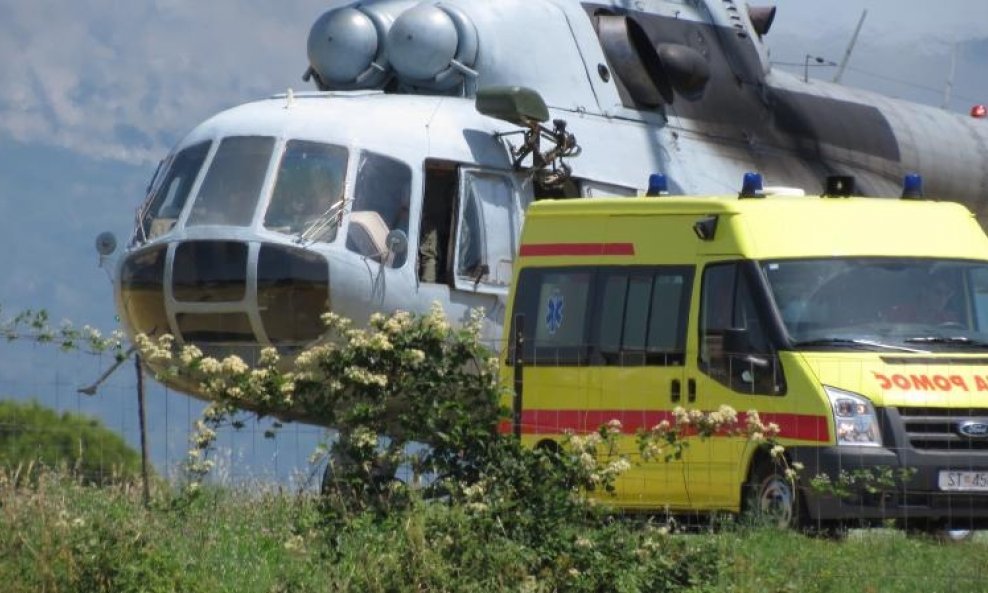 Vojnim helikopterima prevezeno je osam pacijenata