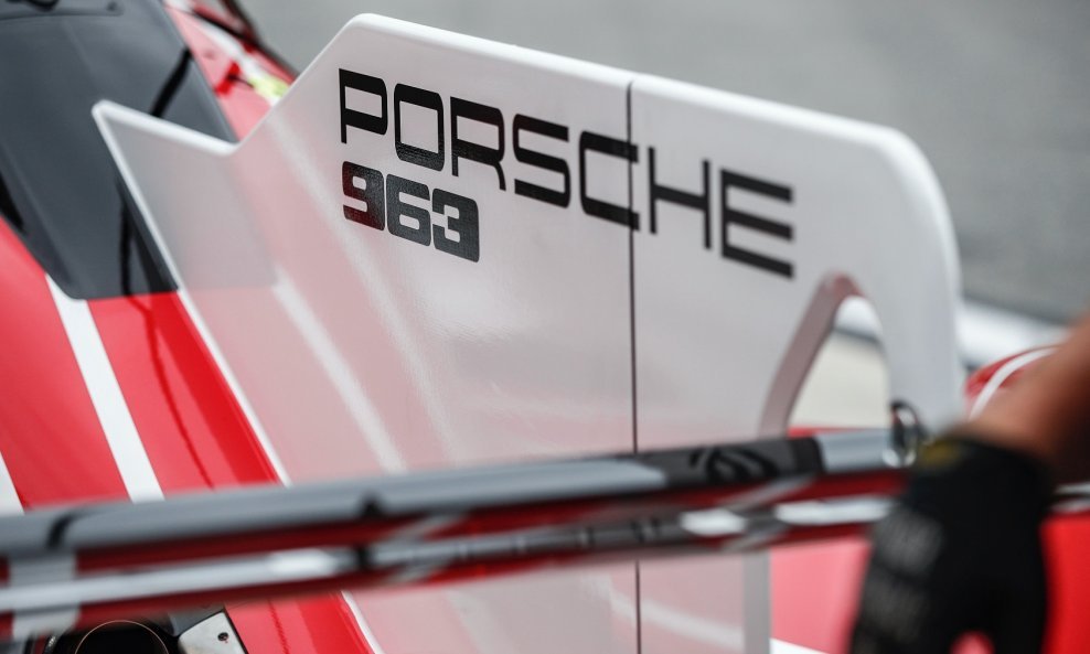 Porsche 963