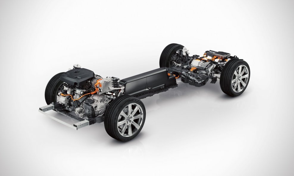 Volvo-XC90-engines-6[3]