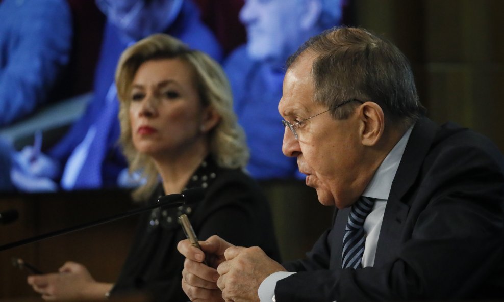 Marija Zaharova i Sergej Lavrov